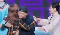 吃瓜娱乐倒水视频播放,倒水视频成热门娱乐新宠