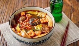 大学生爆料麻辣烫视频,大学生自制美食走红网络